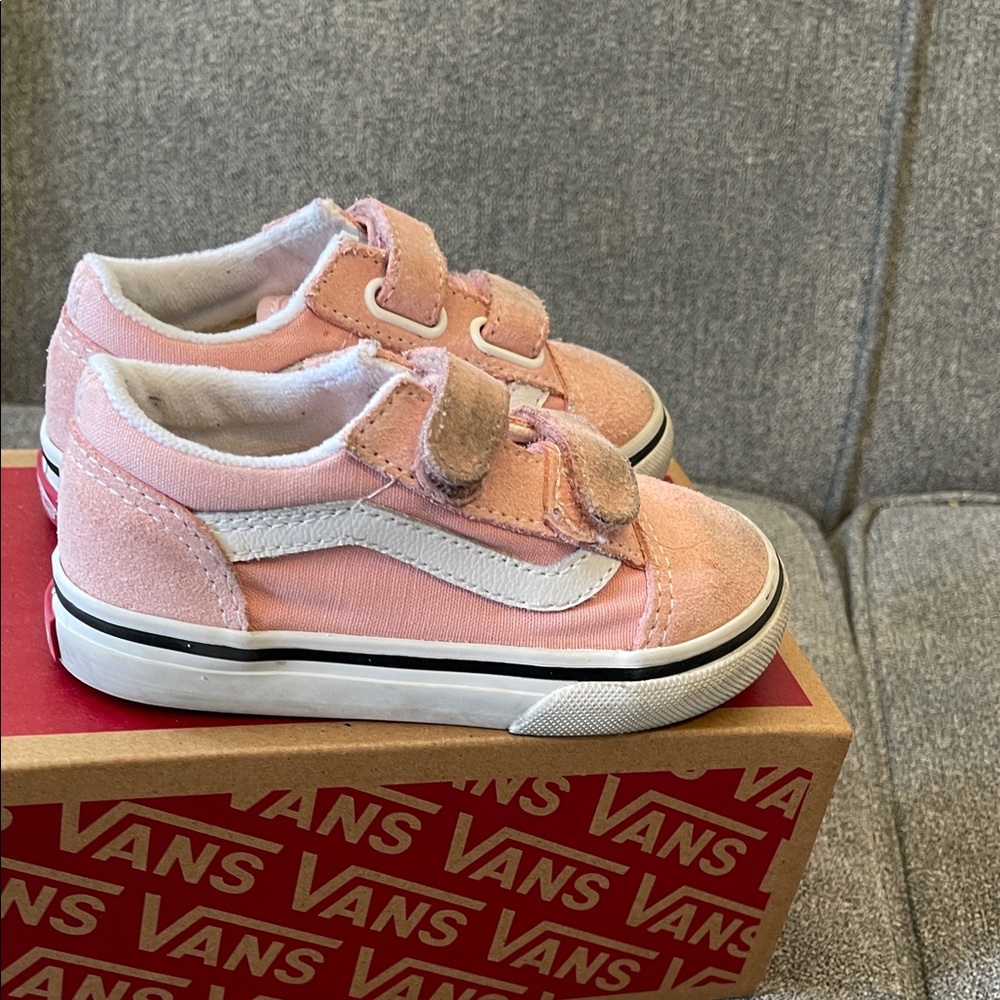 Vans Kids Light Pink Velcro Sneakers